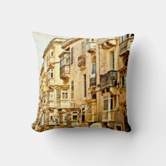 Rundbogenfenster in Malta,malta,fenster,antiquität Kissen