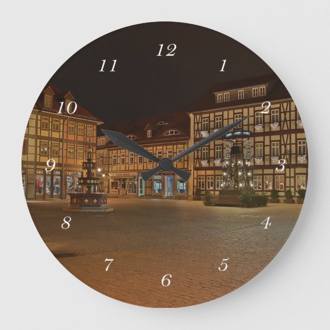 Runde Wanduhr Marktplatz Wernigerode bei Nacht (Vorderseite)