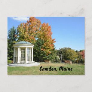 runder weißer Gazebo im Herbst Postkarte