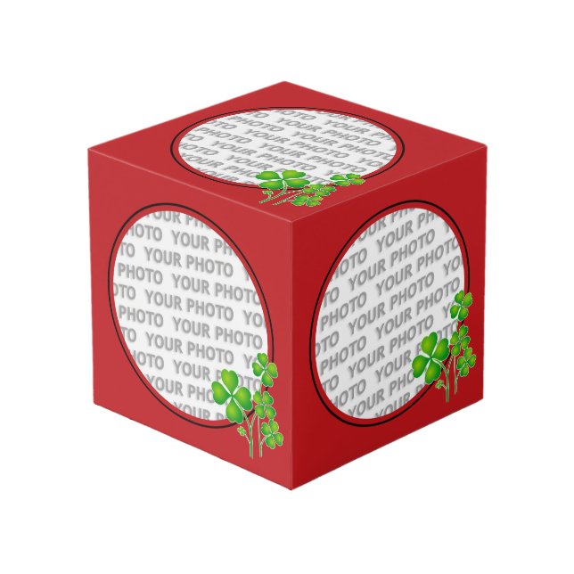 Rundung im Quadrat Rahmen rot / Klee + Ihr Foto (Vorderseite Schrägansicht)