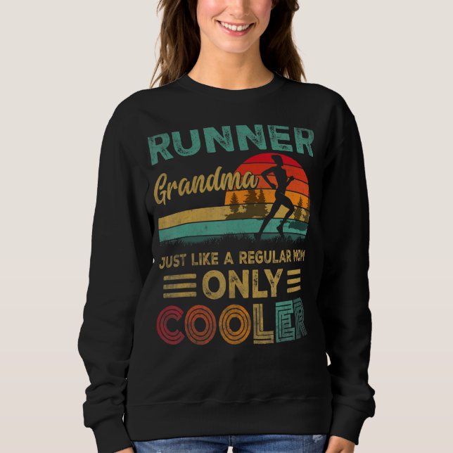 Runner Oma Funny Marathon Running Joggen Moth Sweatshirt (Vorderseite)