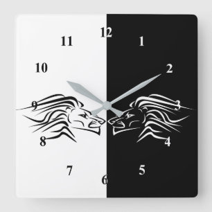 Running Lions Wall Clock Black and White Quadratische Wanduhr