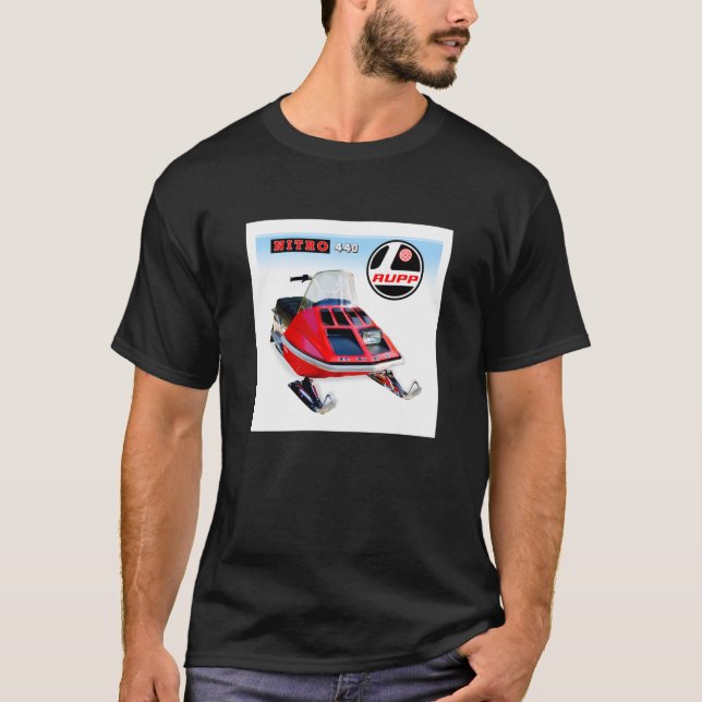 Rupp Nitro 440 Snowmobile USA Classic T-Shirt (Vorderseite)