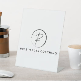 Russ Yeager Coaching Signatur-Logo Sockelschild