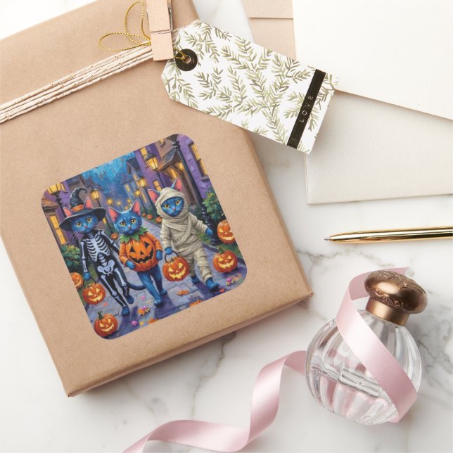 Russian Blue Cats in Halloween Costumes Quadratischer Aufkleber (Schenken)