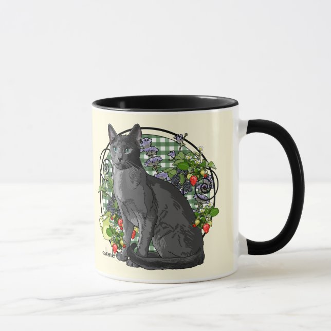 Russische blaue Katze mit Beeren Tasse (Rechts)