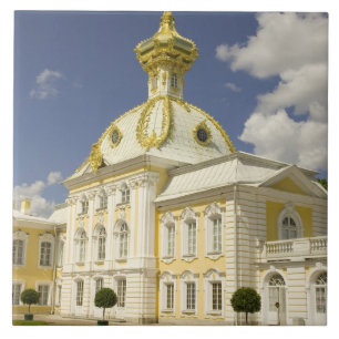 Russland. Petrodvorets. Peterhof-Palast. Peter der Fliese