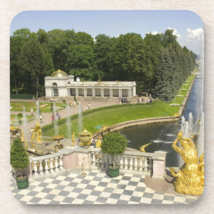 Russland. Petrodvorets. Peterhof-Palast. Peter der Getränkeuntersetzer