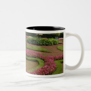 Russland, St. Petersburg, Peterhof-Palast aka Zweifarbige Tasse