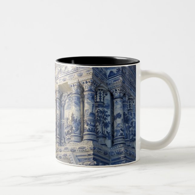 Russland, St. Petersburg, Pushkin, Catherine 2 Zweifarbige Tasse (Rechts)
