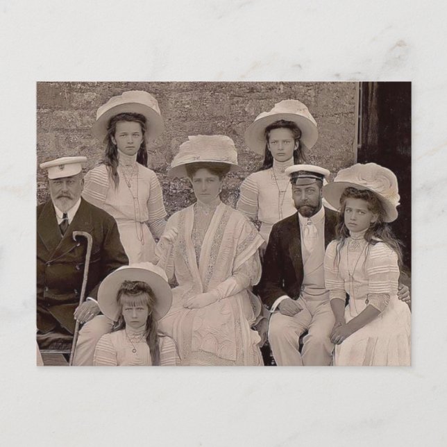 Russland - Tsarina mit OTMA und Königshäusern - En Postkarte (Vorderseite)