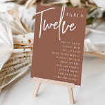 Rust Hand Scripted Table TWELVE   Guest Names Tischnummer<br><div class="desc">Einfache und schicke Tischnummer-Karten im Erdton Rost braun und Weiß machen eine elegante Aussage bei Ihrer Hochzeit oder Veranstaltung. Das Design enthält "Table [number]" in einem spannenden Mix aus klassischer Serif und handgeschriebenem Skriptsatz, darunter einzelne Gastnamen. Design wiederholt sich auf beiden Seiten. Einzelne nummerierte Karten werden separat verkauft; bestellen Sie...</div>