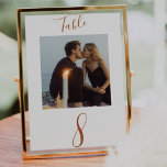 Rust-handgeschriebenes SkriptWedding-Foto Tischnummer<br><div class="desc">Ein elegantes,  modernes,  handgeschriebenes Kalligrafieschrift in Rostfarbe mit Foto macht dies zu einer exzellenten Ergänzung und zum Halten Ihres Hochzeitstisches. Personalisieren Sie sich einfach mit Ihrem Foto und der Anzahl(en) Ihrer Wahl.</div>