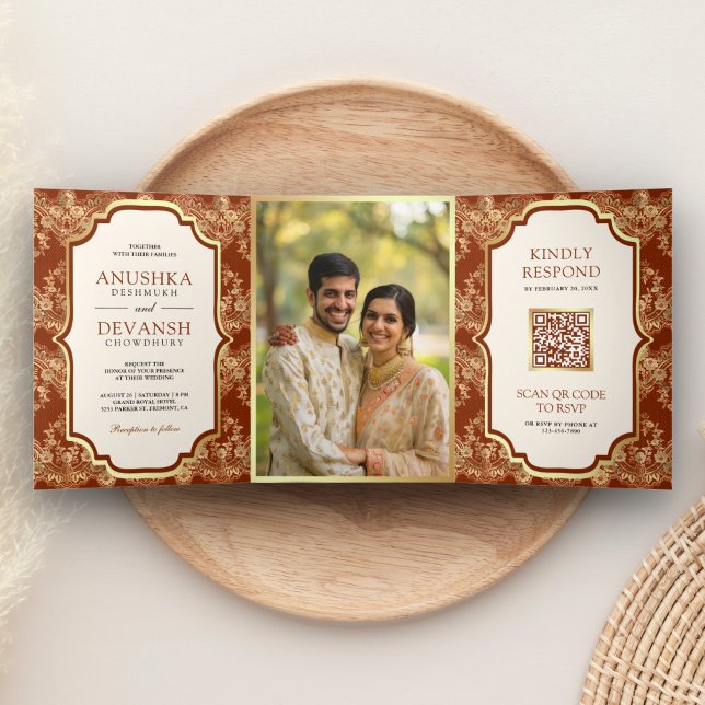 Rust Orange Gold Lace QR Code Foto Indian Wedding Dreifach Gefaltete Einladung (Von Creator hochgeladen)