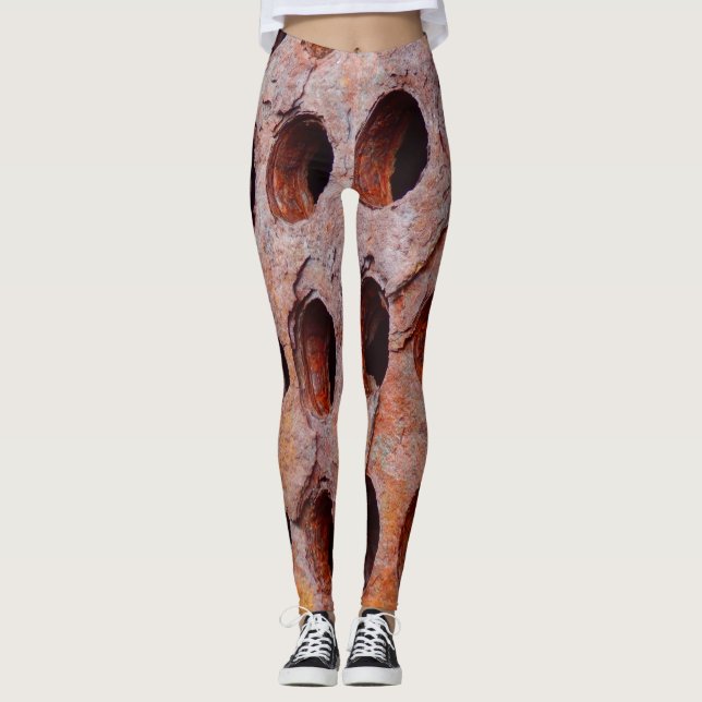 Rusted Perforated Metal Leggings (Vorderseite)