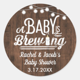 Rustic A Baby wird Baby Shower Fevor Label Runder Aufkleber