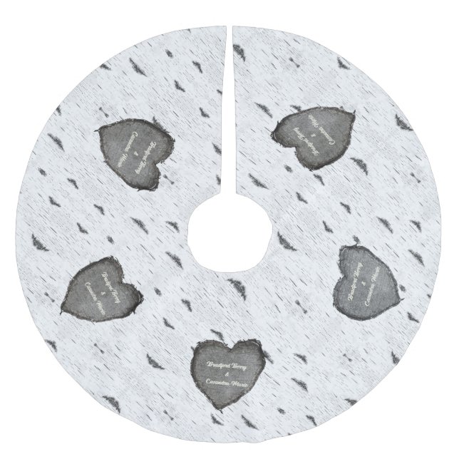 Rustic Aspen Bark Wood Carved Hearts Paare Namen Polyester Weihnachtsbaumdecke (Vorderseite)