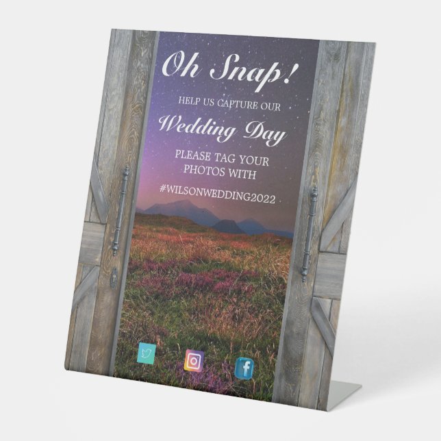 Rustic Barn Doors Hashtag Wedding Sockelschild (Vorderseite)