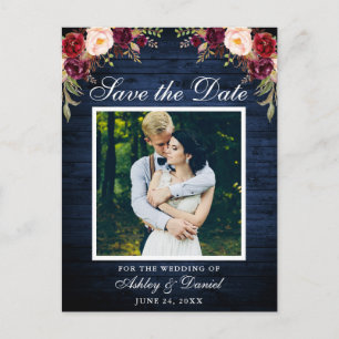 Rustic Blue Wood Floral Burgundy Save the Date Ankündigungspostkarte