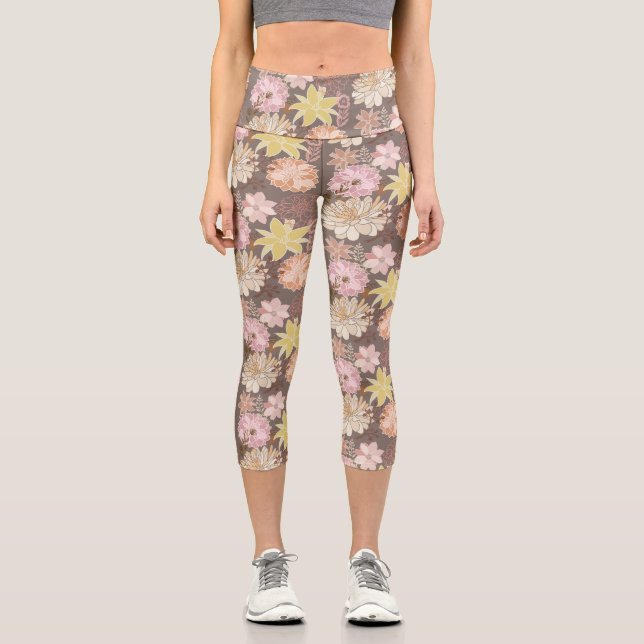 Rustic Boho Asphalt Floral Pattern  Capri Leggings (Vorderseite)