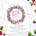 Rustic Boho Berry Sweet Summer 30. Einladung Postkarte<br><div class="desc">Pünktlich zum Sommer 2024 präsentiert sich unsere brandneue Summer Berry Bliss Kollektion. Rot, Weiß und Blau Patriotismus trifft rustikale Boho Chic. Erdbeeren, Himbeeren und Heidelbeeren auf weißem Hintergrund schaffen in diesem berry-botanischen Kranz eine patriotische Atmosphäre. Berry Sweet ist in einem spielerischen und lässigen roten Drehbuch geschrieben, das mit dem Namen...</div>