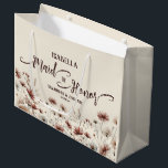 Rustic Boho Chic Wildblumen Trauzeugin Hochzeit Große Geschenktüte<br><div class="desc">Diese wunderschöne Geschenktasche ist als Hochzeitsgeschenk oder Gunstbeutel für Ihre Trauzeugin konzipiert. Das rustikale und dennoch elegante Design besticht durch eine Fülle von Wildblumen in Terrakotta-Erdtönen, staubige Rose und zinnblau auf Elfenbein- oder cremefarbenem Hintergrund. Der Titel "Trauzeugin" in extravaganten Skriptbuchstaben mit Swashes oder Schnörkeln am Ende geschrieben. Es gibt auch...</div>