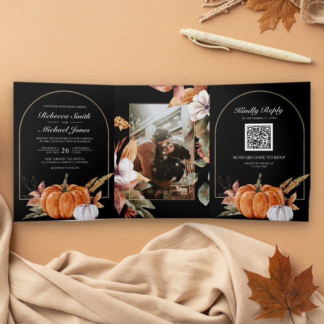 Rustic Boho Pumpkin Foto QR Code Black Wedding Dreifach Gefaltete Einladung (Von Creator hochgeladen)