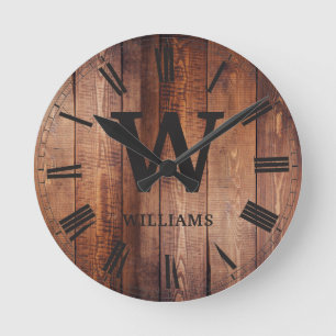 Rustic Brown Wood Custom Family Initial Farmhouse Runde Wanduhr
