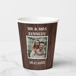 Rustic Brown Wood Custom Foto MR & MRS. Wedding Pappbecher