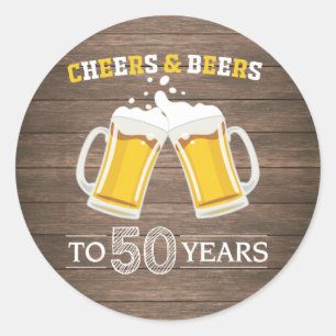 Rustic Cheers and Beers to 50 Years Runder Aufkleber