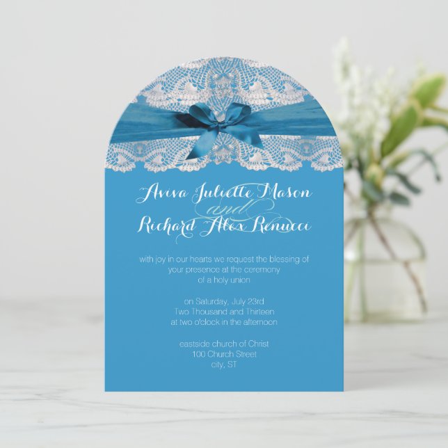 Rustic Country Lace Blue Wedding Einladungen (Stehend Vorderseite)