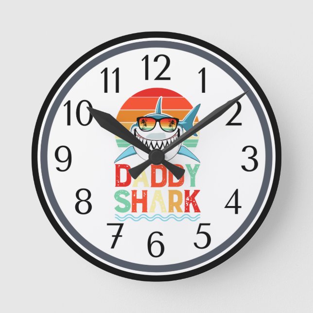 Rustic Daddy Shark Vathers Day Runde Wanduhr (Vorderseite)