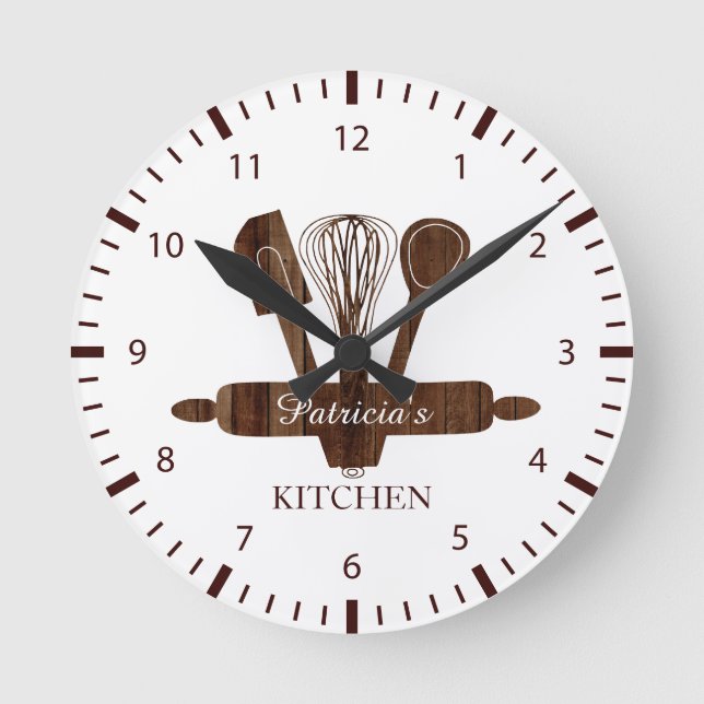 Rustic Dark Wood And White Personalized Kitchen   Runde Wanduhr (Vorderseite)