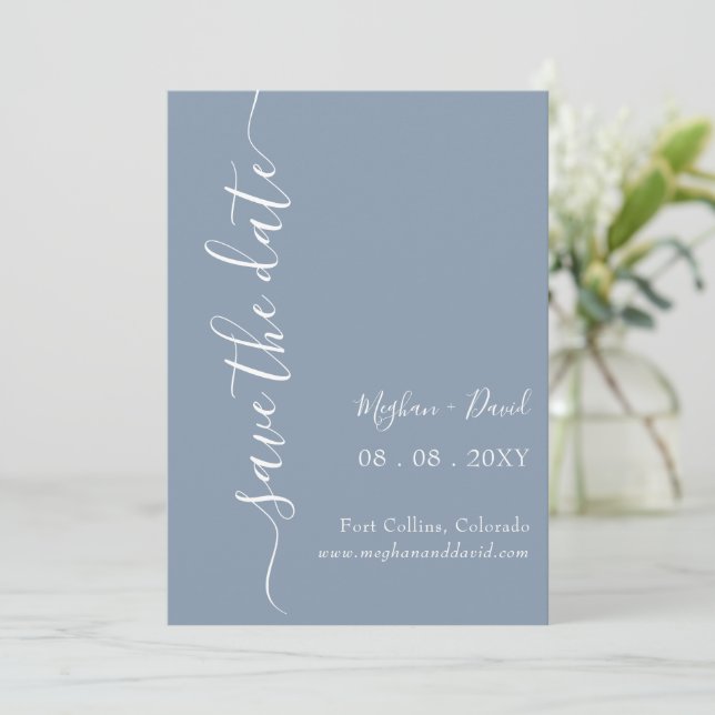 Rustic Dusty Blue Elegante Moderne Save The Date (Stehend Vorderseite)