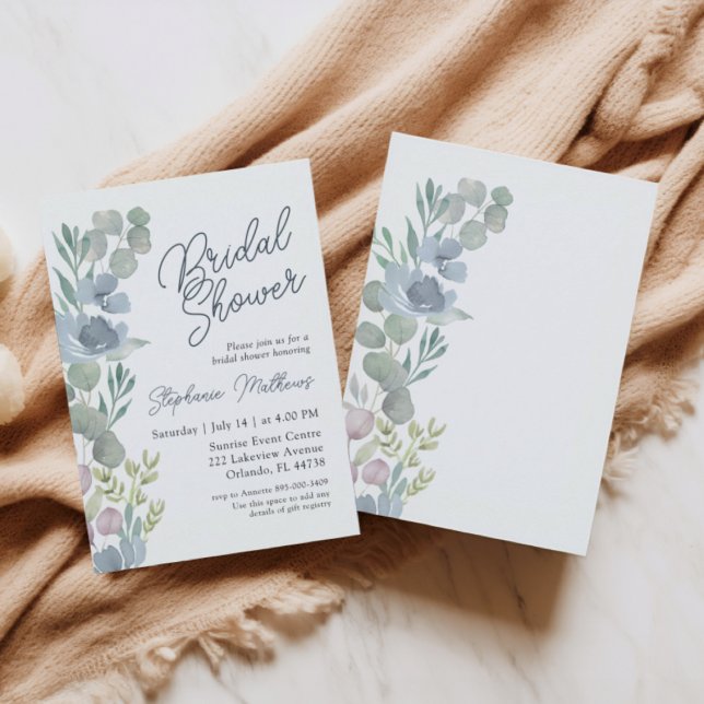 Rustic Dusty Blue Floral Bridal Shower Invitation Einladung (Von Creator hochgeladen)