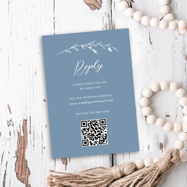Rustic Dusty Blue Wildblume QR Code Wedding RSVP Karte (Von Creator hochgeladen)