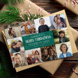 Rustic Emerald Green Christmas 10 Fotos Collage Feiertagskarte<br><div class="desc">Machen Sie Ihren Urlaub ganz besonders mit unserer rustikal inspirierten Weihnachtskarte mit 10 quadratischen Fotos, um Ihre Lieblingsmomente aus dem Jahr zu erfassen und zu teilen. Das Vintage Drehbuch auf der Vorderseite sagt Frohe Weihnachten und die Vorlage erlaubt es Ihnen, Ihre Karte mit drei Zeilen benutzerdefiniertem Text für Familienname, Begrüßungsnachricht...</div>