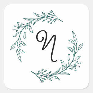 Rustic Evergreen Personalisiert Name Initial Wreat Quadratischer Aufkleber