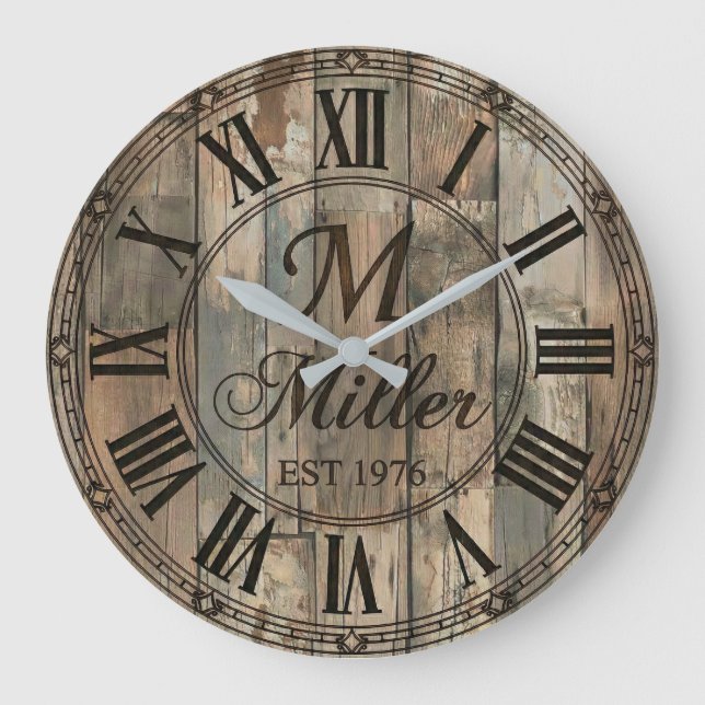 Rustic Family Monogram Wall Clock | Wood-Look  Große Wanduhr (Vorderseite)