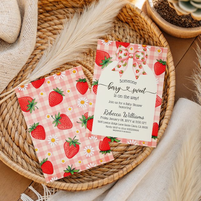 Rustic Gingham Strawberry Berry Sweet Baby Shower Einladung (Von Creator hochgeladen)