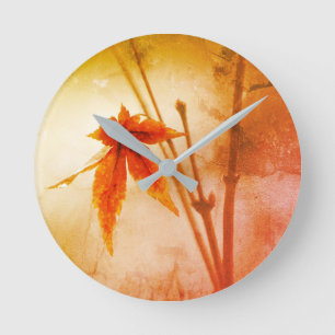 Rustic Japanese Maple Foliage Portrait Runde Wanduhr