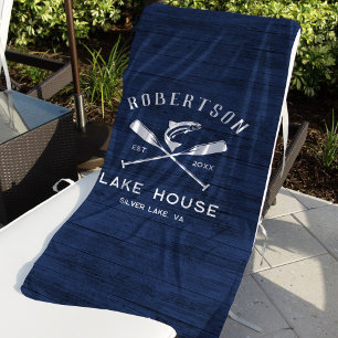 Rustic Lake House Familienname Blue Wood Strandtuch
