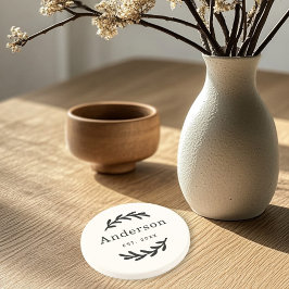 Rustic Laurel Branch Wreath Nachname Monogram Getränkeuntersetzer