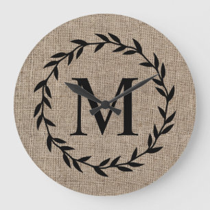 Rustic Laurel Wreath Family Monogram Farmhouse Große Wanduhr