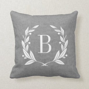 Rustic Laurel Wreath Monogram Kissen