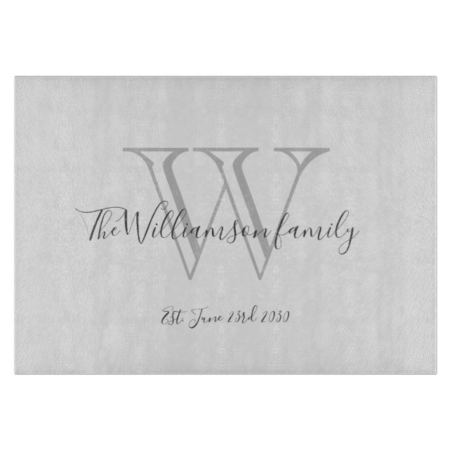 Rustic Monogram + Familienname Datum Cool Stilvoll Schneidebrett (Vorderseite)