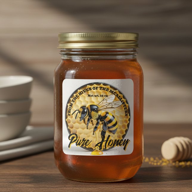 Rustic Realistic Honey Bee & Honeycomb Apiary Jar Quadratischer Aufkleber (Von Creator hochgeladen)