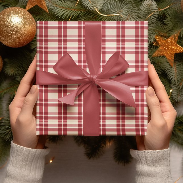 Rustic Reverie | Embracing the Farmhouse Red Plaid Geschenkpapier (Von Creator hochgeladen)