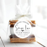 Rustic S'more Liebe Gefallen Runder Aufkleber<br><div class="desc">Diese hübschen,  noch mehr Gunst-Aufkleber eignen sich perfekt für Babyduschfavoriten,  Brautparty-Favoriten,  Geburtstagspartys und Hochzeiten. Sehen Sie sich die gesamte Kollektion an,  um mehr passende Artikel zu finden!</div>