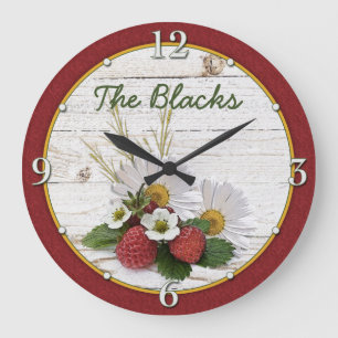 Rustic Strawberry Daisy Floral Personalized Große Wanduhr